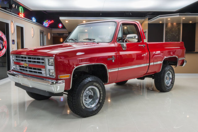 professionally restored 4x4! crate 350ci, automatic, power front disc & a/c!
