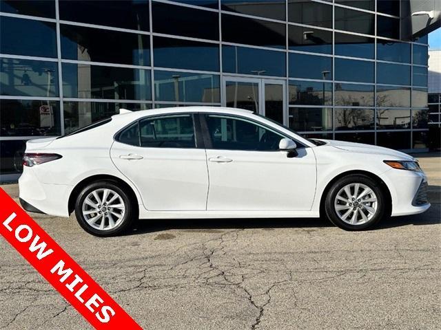 2024 toyota camry le