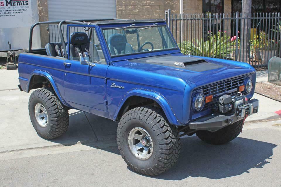 1975 ford bronco 5.0 fuel injected power steering and brakes nice truck