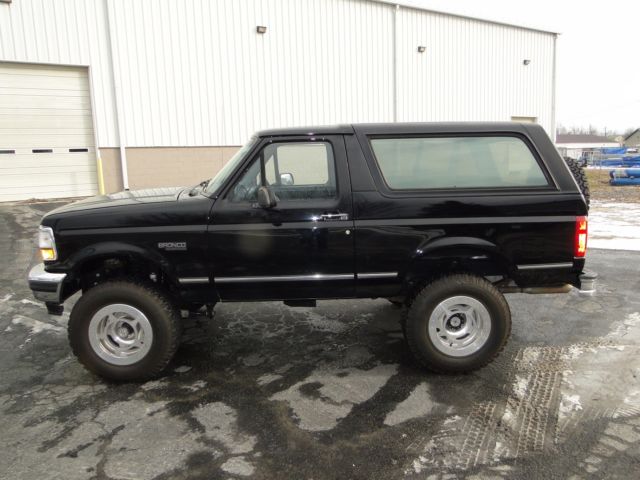 1994 ford bronco xlt - rebuilt/restored 4in lift spider wheels jensen stereo