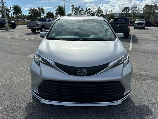 2021 toyota sienna xle