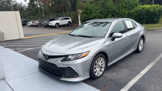 2021 toyota camry le