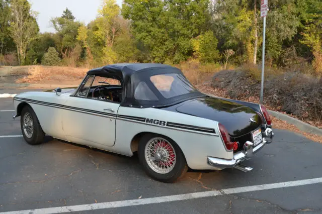 1966 mgb mark 1 convertible - run/drives - many new items - nice roadster