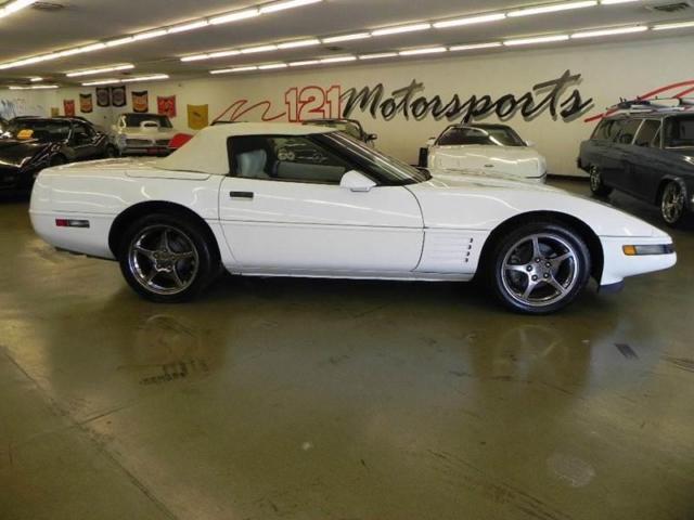 1992 chevrolet corvette 2dr convertible 105054 miles arctic white convertible 5