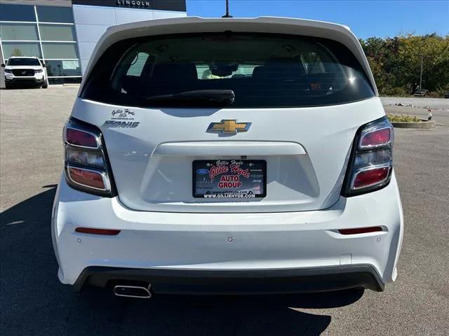 2020 chevrolet sonic fwd hatchback 1fl 5-door