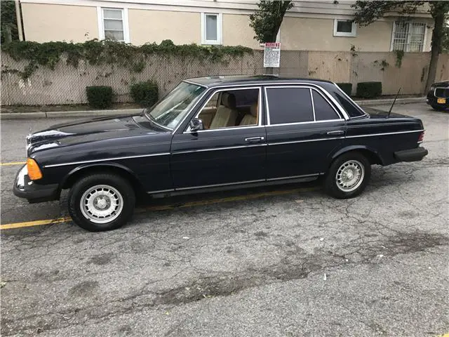 1983 mercedes-benz 300 series 300d-t 147,990 miles blue sedan diesel 5 cylinder