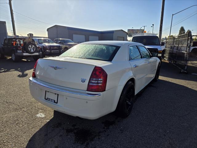 2005 chrysler 300c base