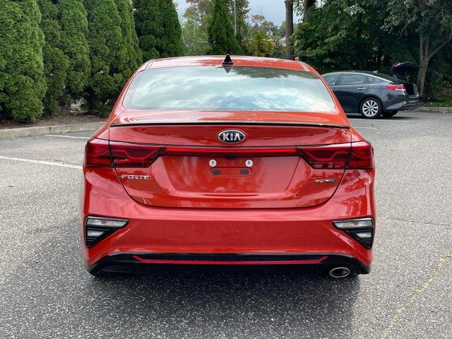 2021 kia forte gt-line