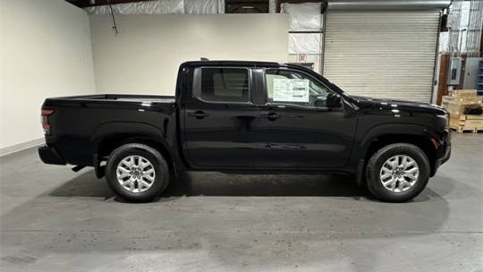 2024 Nissan Navara (Frontier) sv