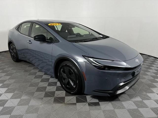 2023 toyota prius le