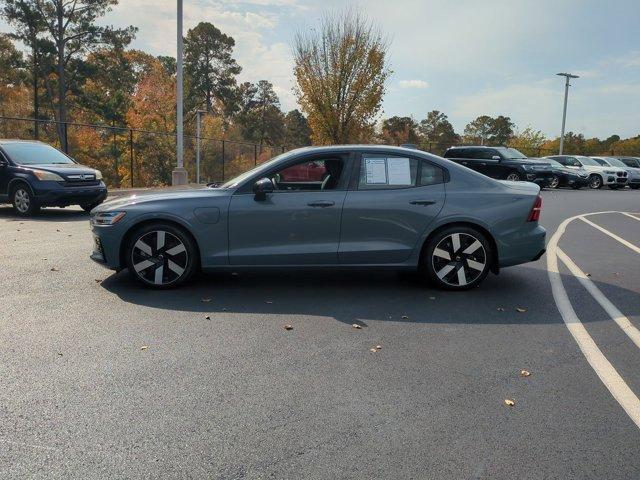 2024 volvo s60 recharge plug-in hybrid t8 plus dark theme