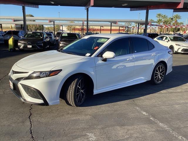 2022 toyota camry se