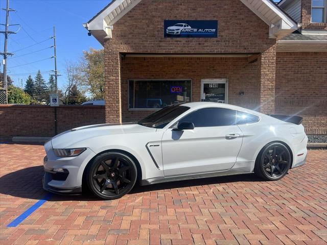 2017 ford shelby gt350 base
