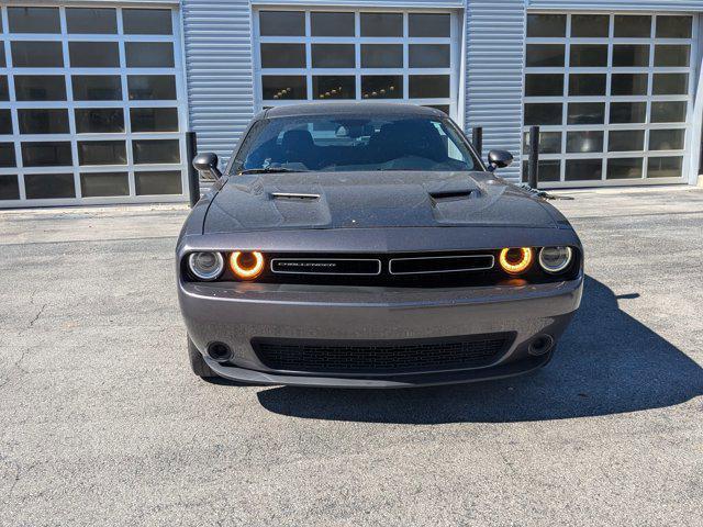 2022 dodge challenger sxt