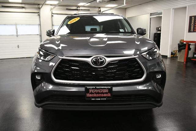 2023 toyota highlander le