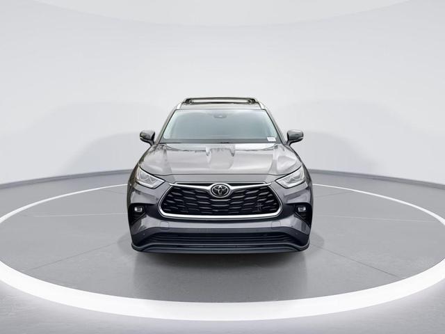 2022 toyota highlander limited