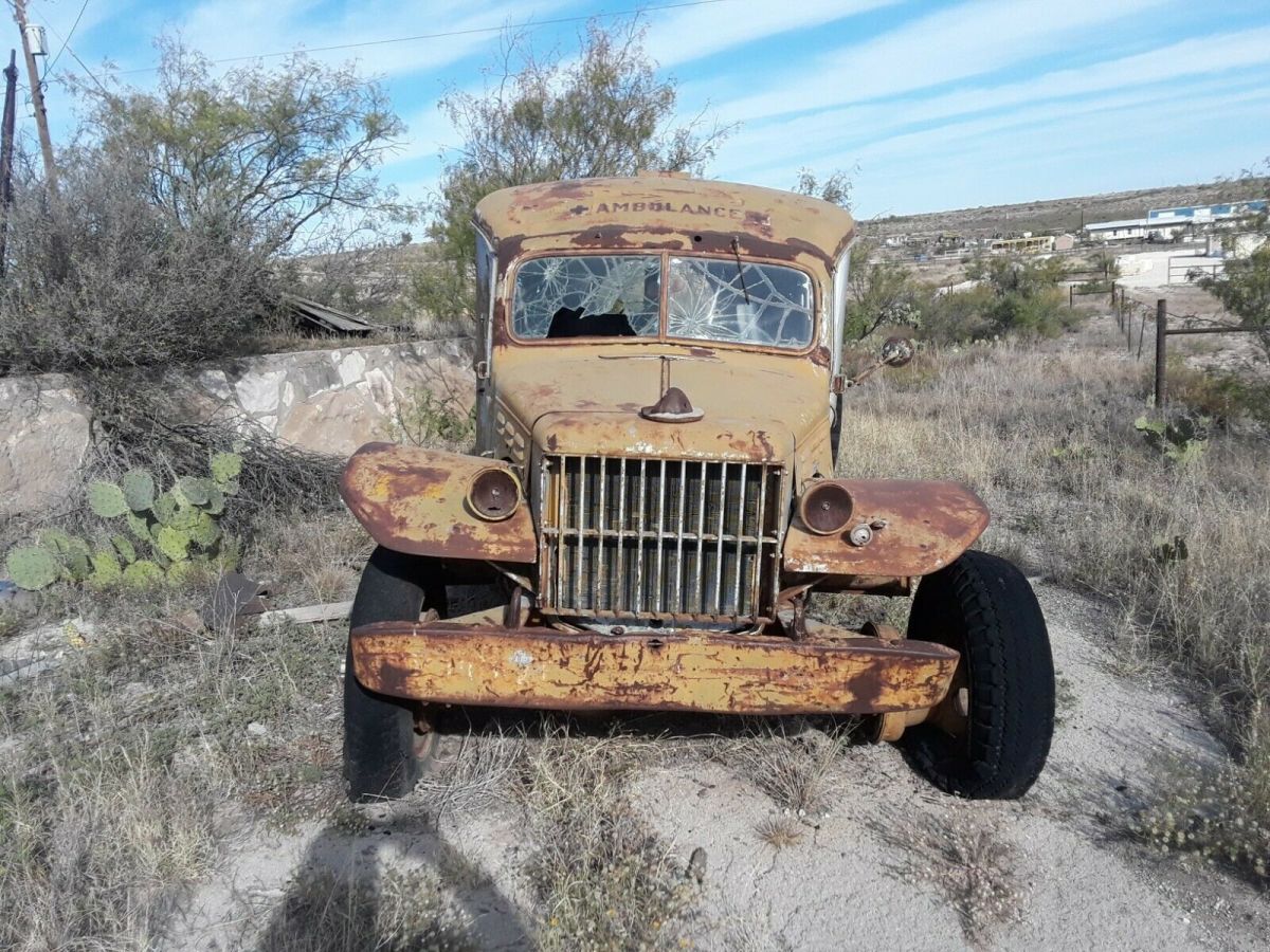 same as seen in wwii movies/pictures & 4077 mash tv ambulance