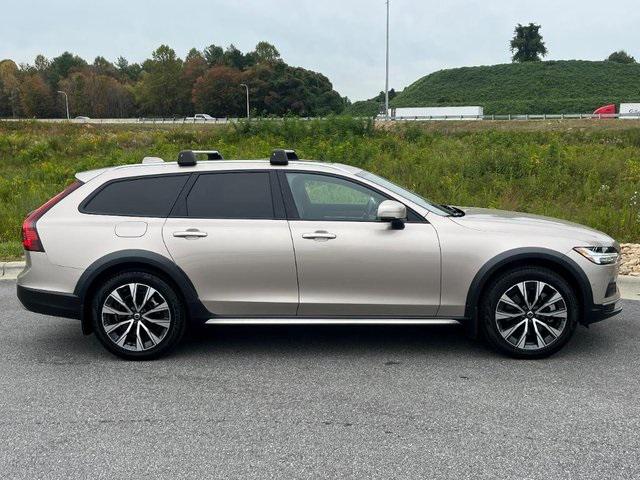 2023 volvo v90 cross country b6 plus