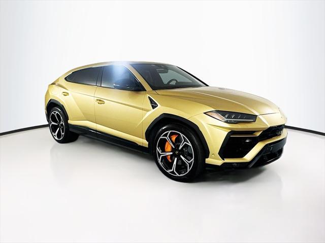 2022 lamborghini urus base