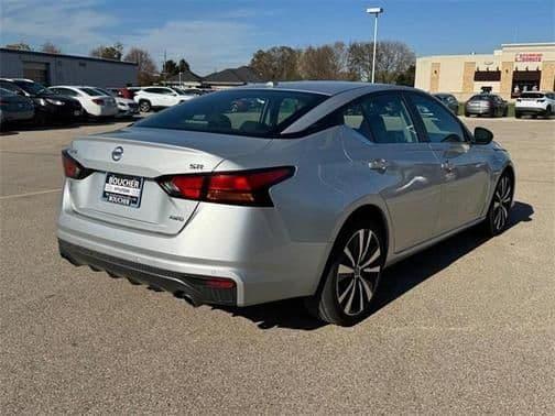 2021 nissan altima sr intelligent awd in janesville, wisconsin