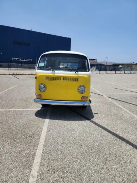 1972 volkswagen microbus van yellow rwd manual yellow/white