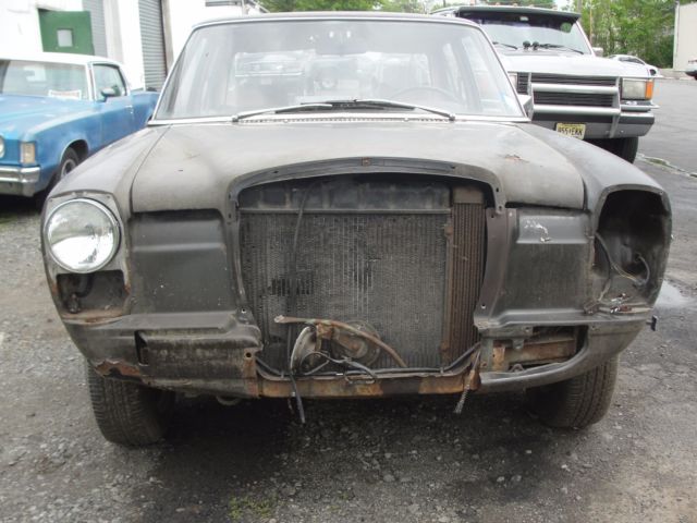 1969 mercedes-benz 220d diesel *runs* **clean title** *comes with parts car*