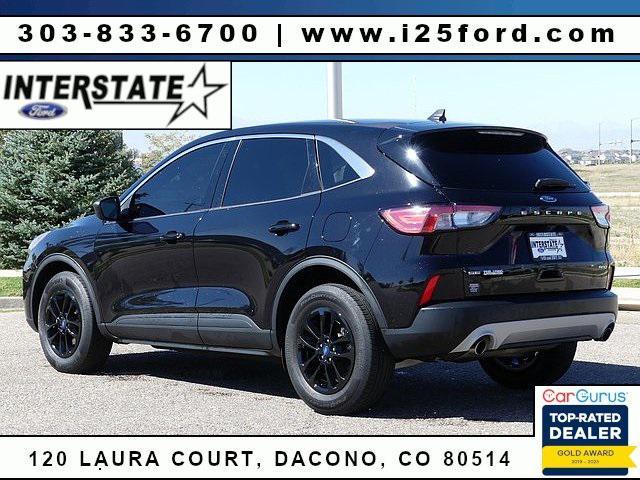 2022 ford escape se