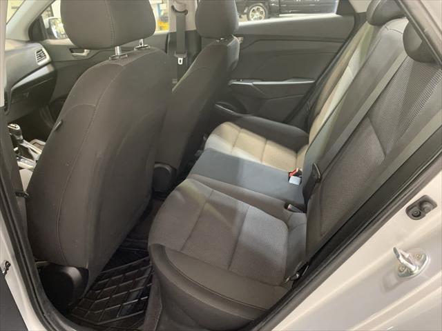 2019 hyundai accent se