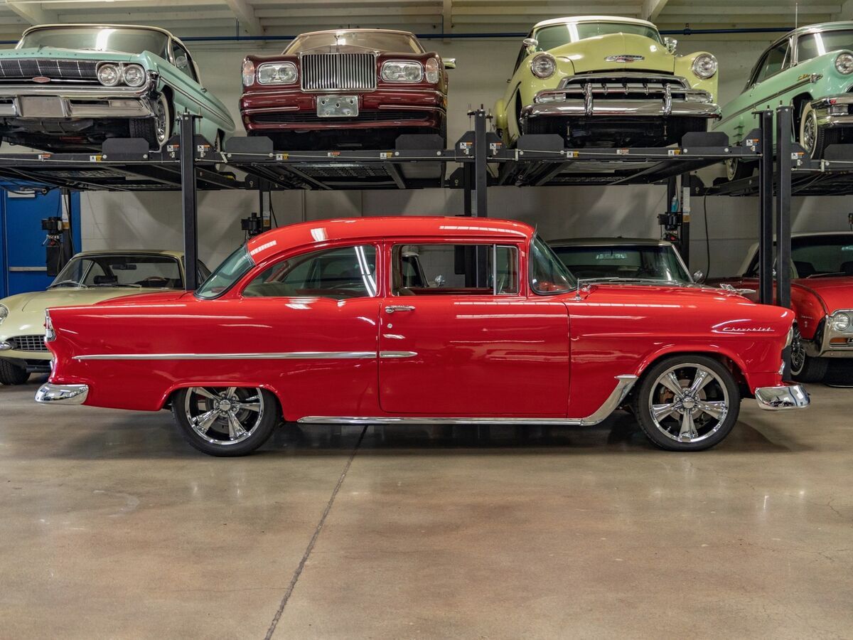 500 miles 350 v8 automatic2 door sedan custom