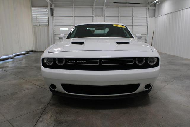 2023 dodge challenger sxt