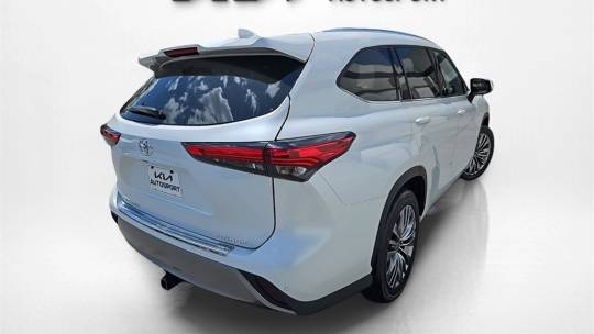 2022 Toyota Highlander platinum