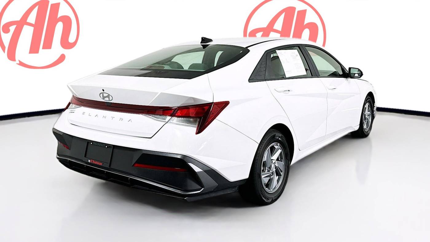 2024 hyundai elantra se