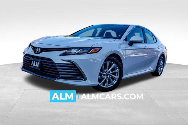 2021 toyota camry le
