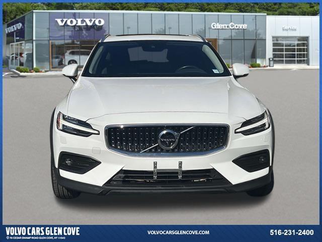 2022 volvo v60 cross country t5