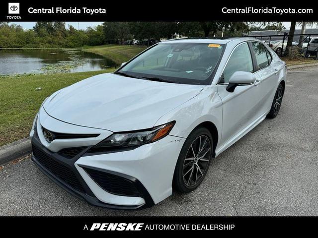2022 toyota camry se