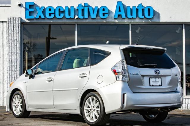 2012 toyota prius v two