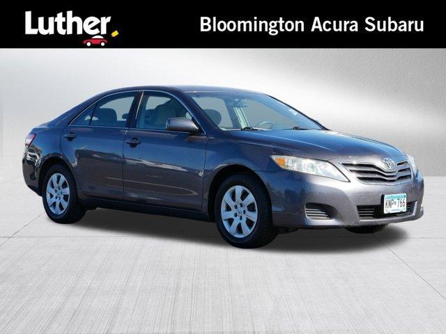 2011 toyota camry le