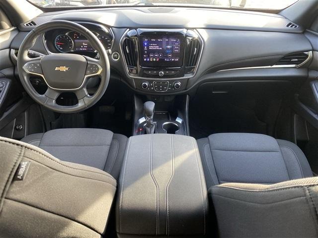 2022 chevrolet traverse lt cloth