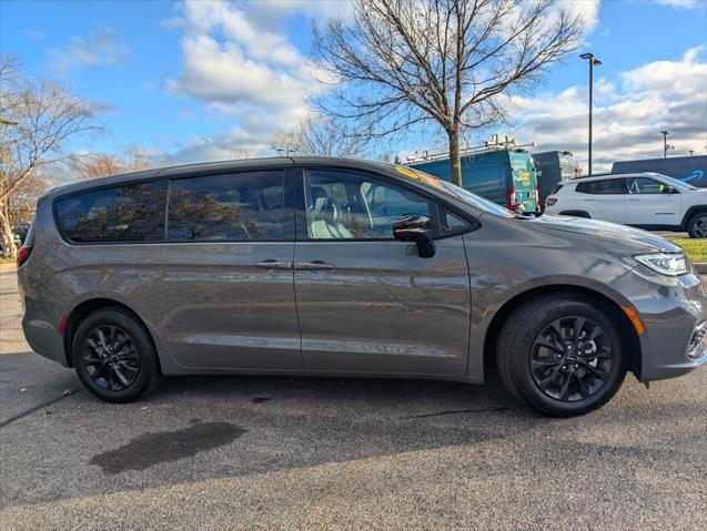 2024 chrysler pacifica hybrid s appearance pkg
