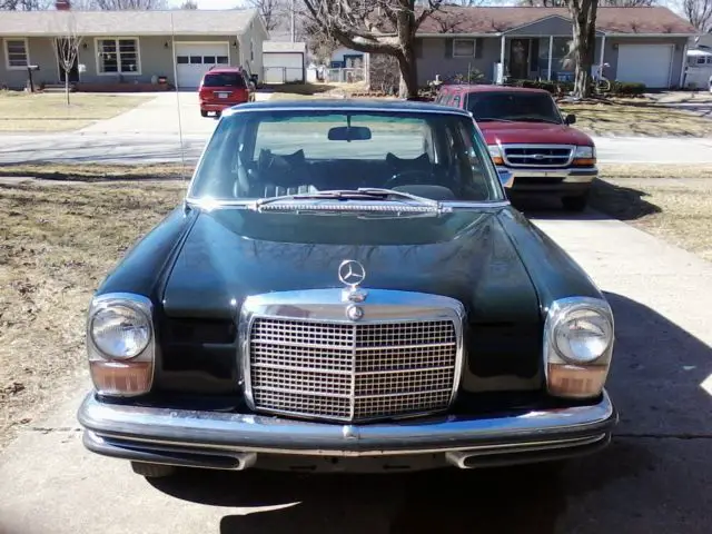 1970 mercedes 250 sedan