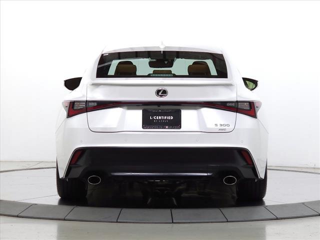 2021 lexus is 300 base