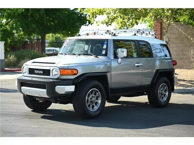 2012 toyota fj cruiser base