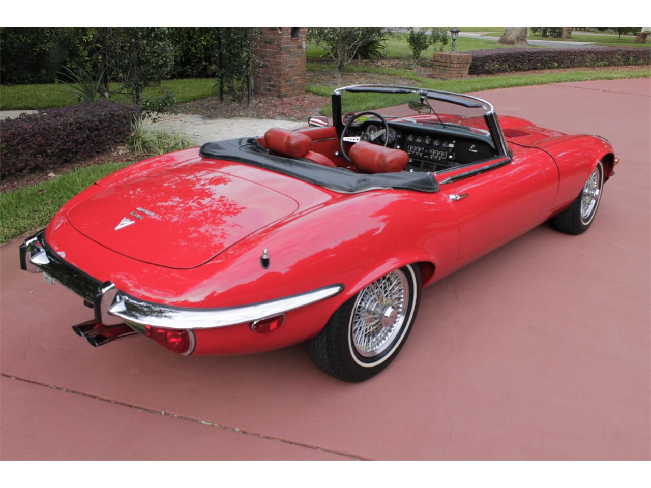 jaguar e-type