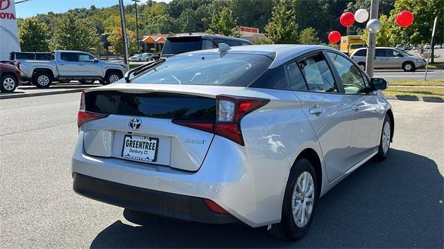 2022 toyota prius l