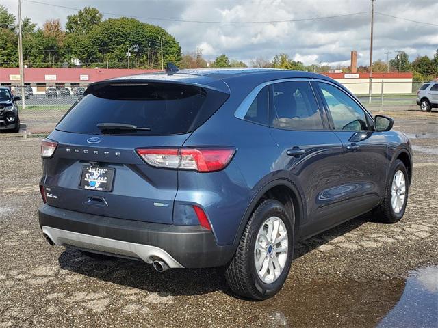 2020 ford escape se