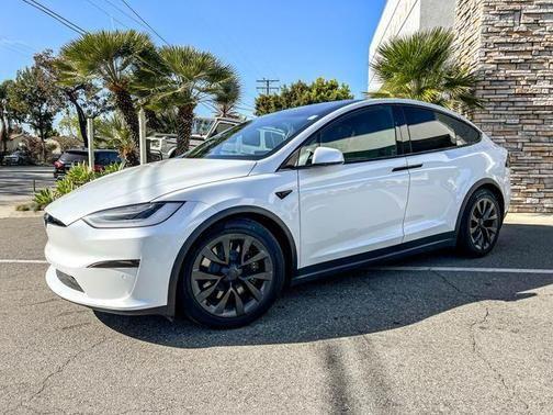 2022 tesla model x
