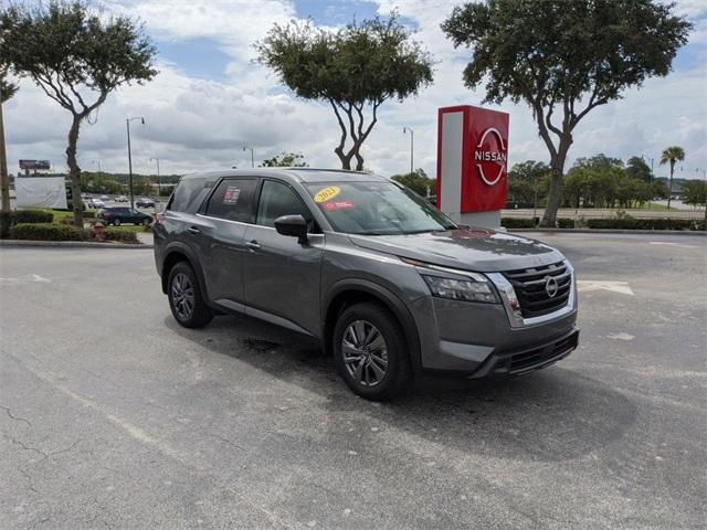 2023 nissan pathfinder s