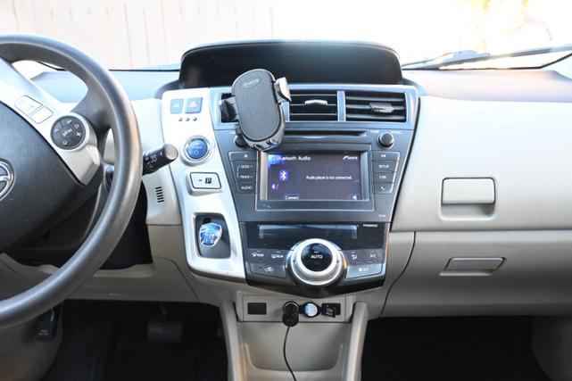 2014 toyota prius v five