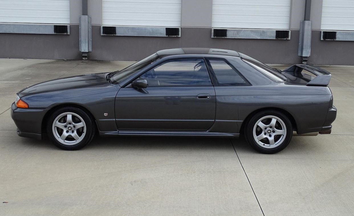 1990 nissan skyline