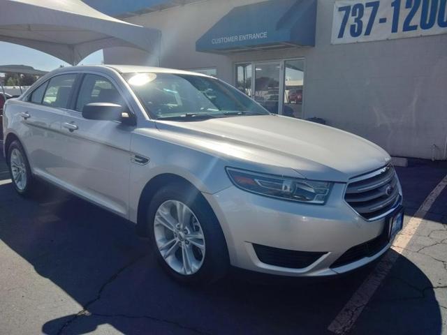 2018 ford taurus se